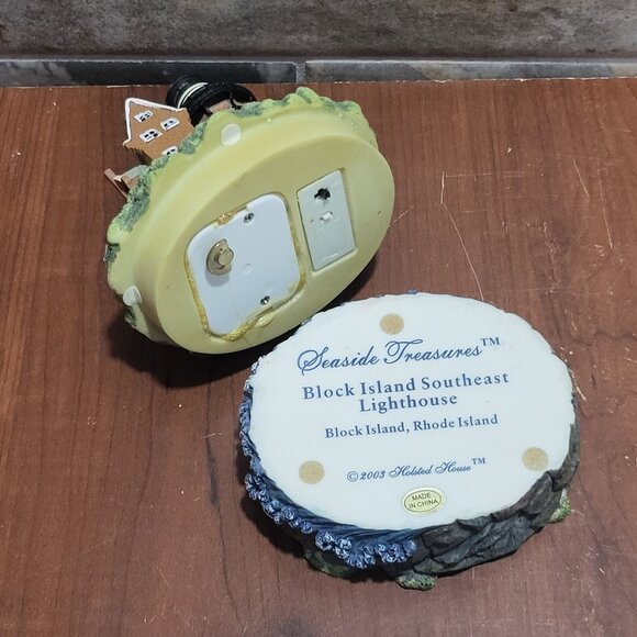 Seaside Treasures Block Island Southeast Lighthouse Musical Trinket Box Rhode Is - Picture 8 of 12